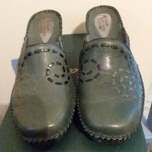 Clark's Green Shoes - Size 7M